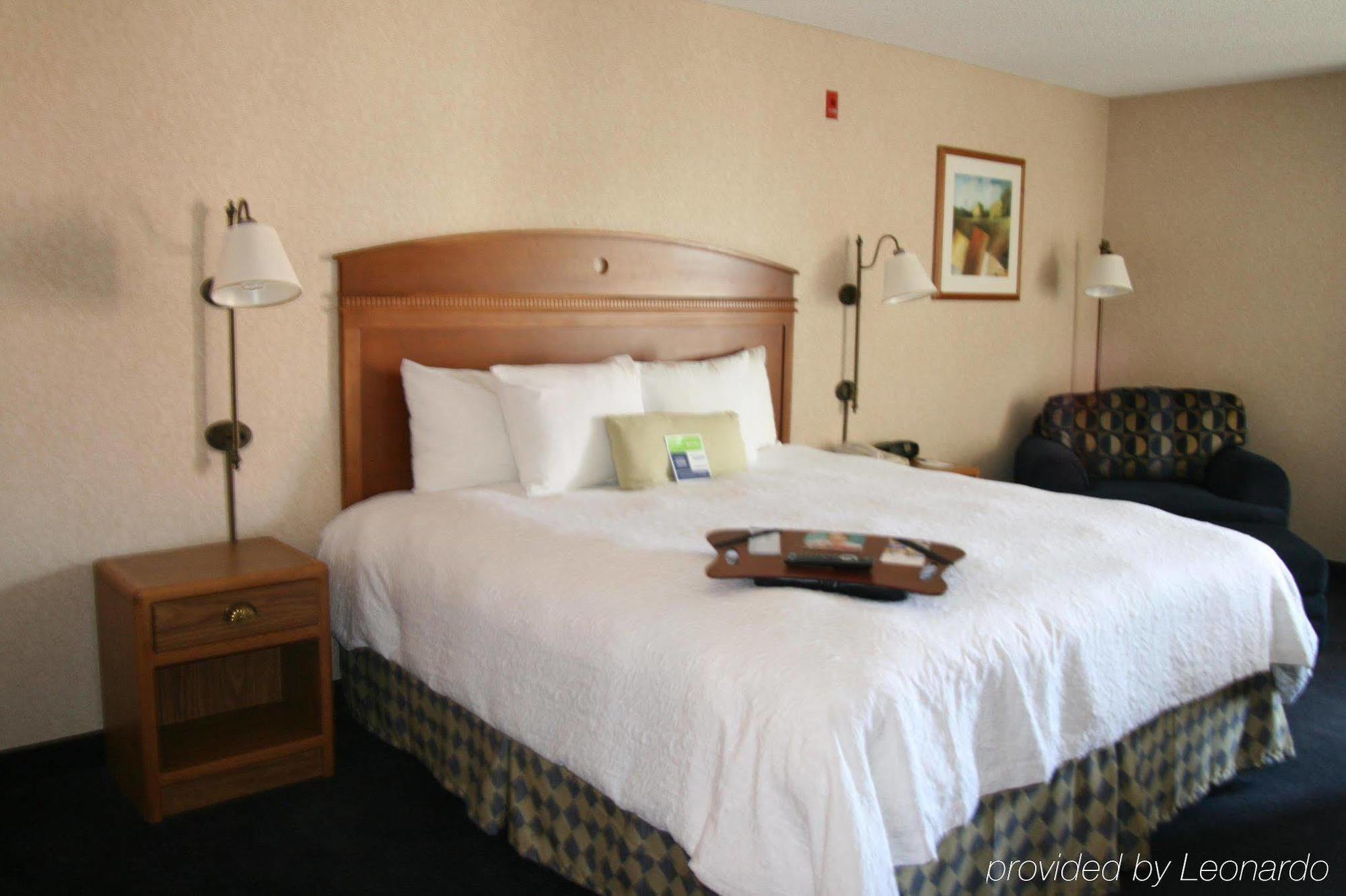 Hotel Baymont By Wyndham Thornton Habitación foto