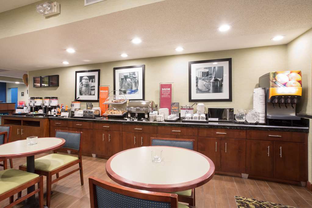 Hotel Baymont By Wyndham Thornton Restaurante foto
