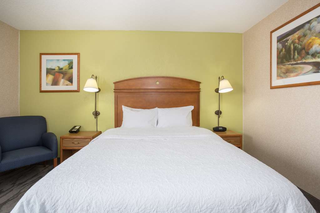 Hotel Baymont By Wyndham Thornton Habitación foto