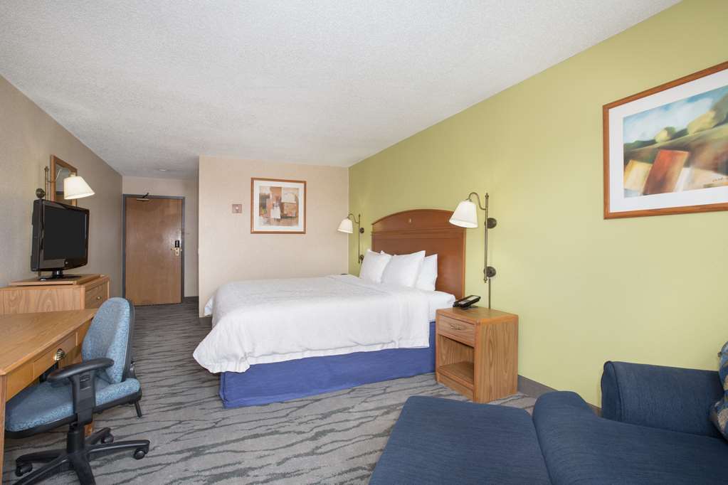 Hotel Baymont By Wyndham Thornton Habitación foto