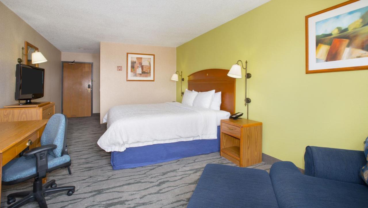 Hotel Baymont By Wyndham Thornton Exterior foto