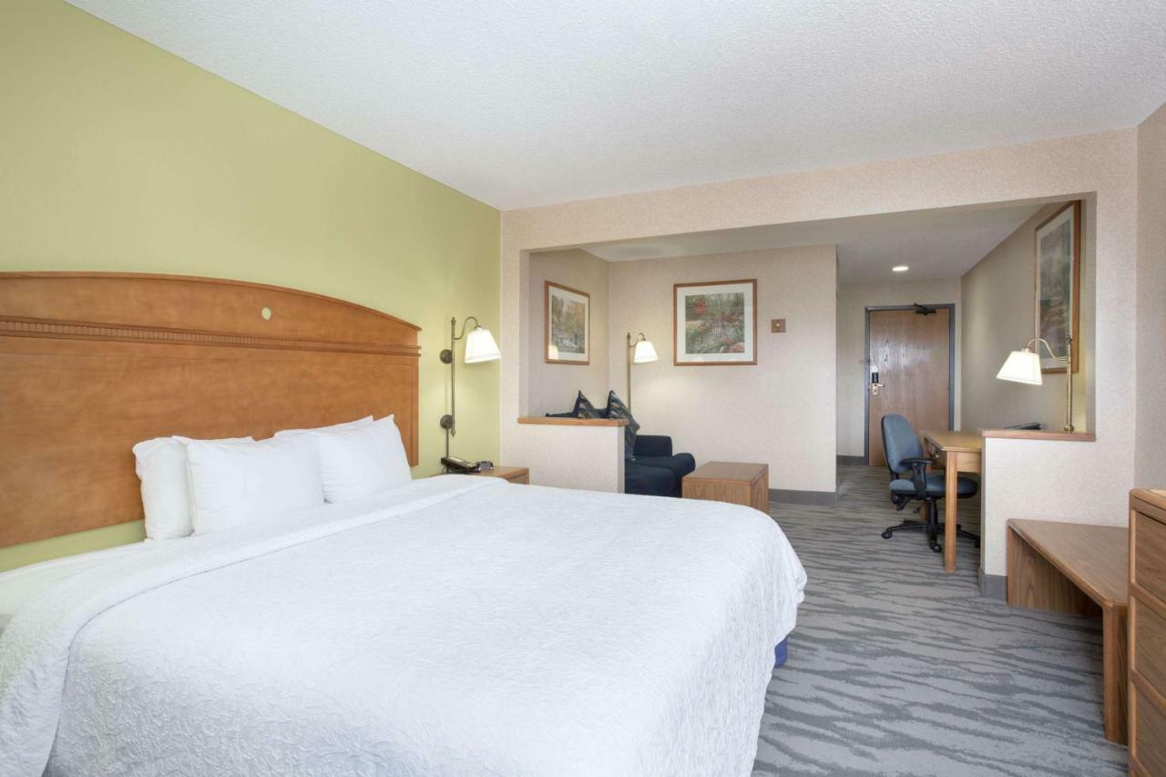 Hotel Baymont By Wyndham Thornton Exterior foto